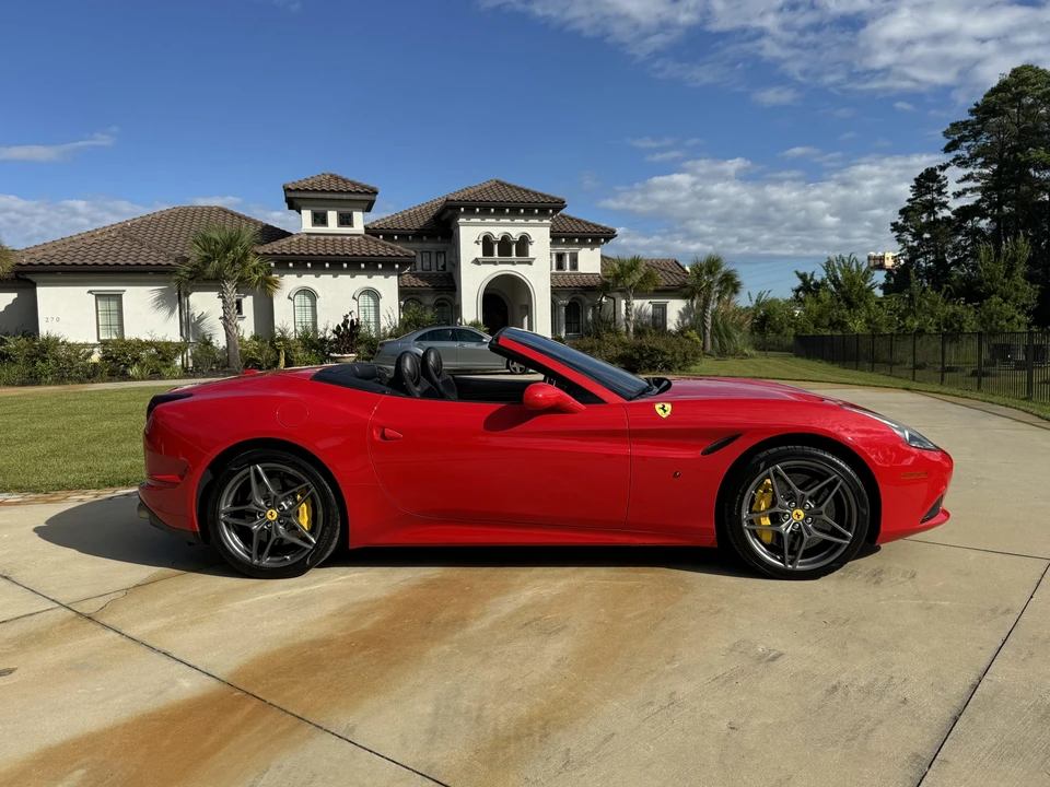 2015 Ferrari California T - Image 29 of 31