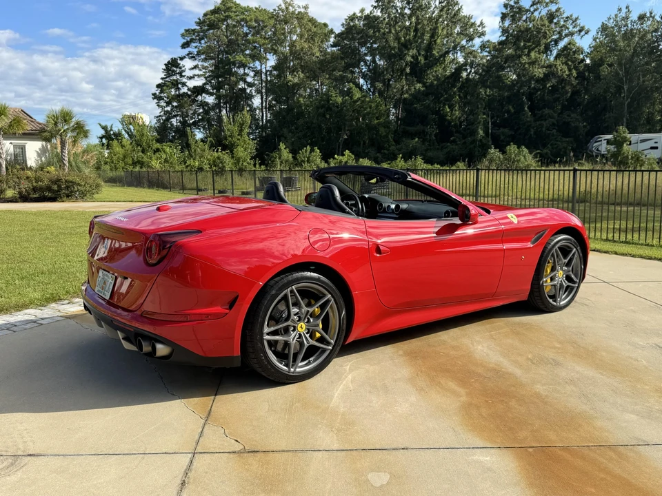2015 Ferrari California T - Image 30 of 31