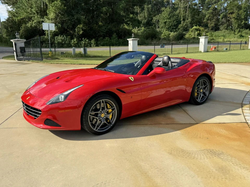 2015 Ferrari California T - Image 17 of 31