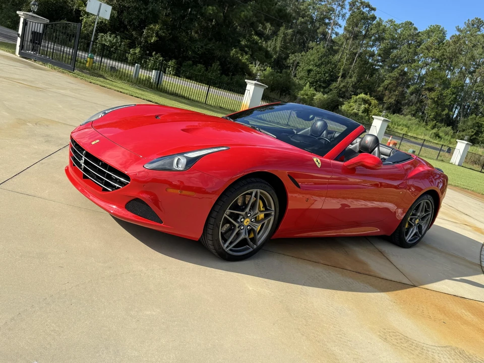 2015 Ferrari California T - Image 18 of 31