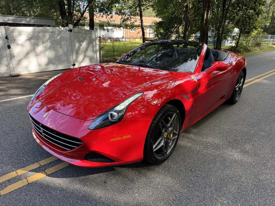 2015 Ferrari California T - Image 3 of 31
