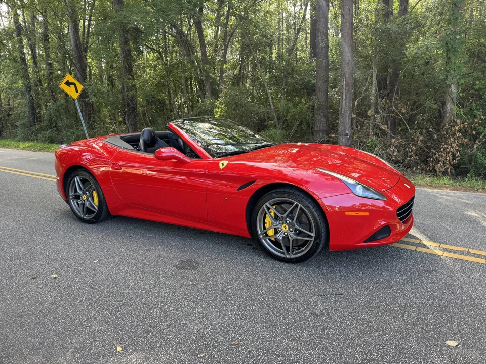 2015 Ferrari California T - Image 8 of 31