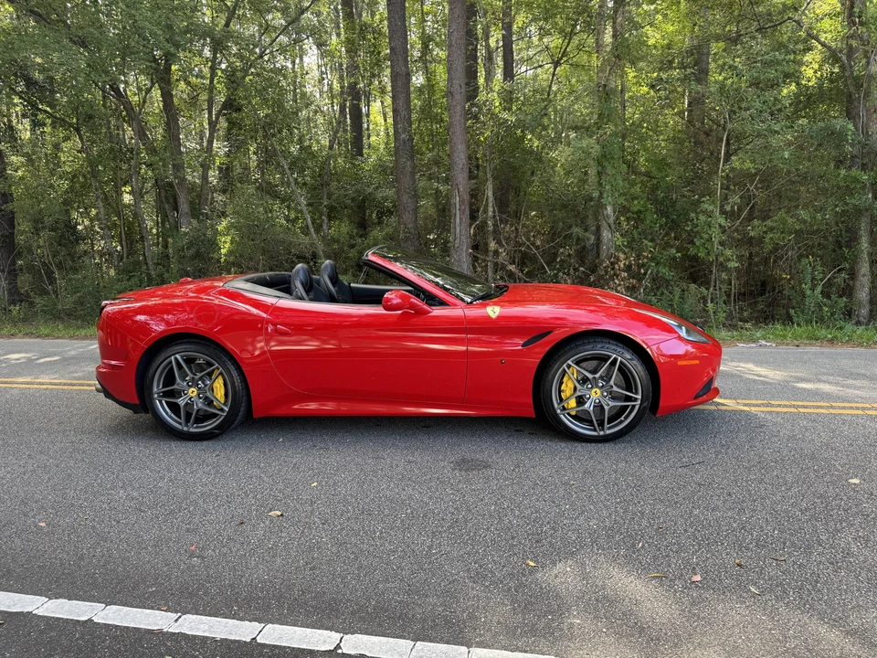 2015 Ferrari California T - Image 9 of 31
