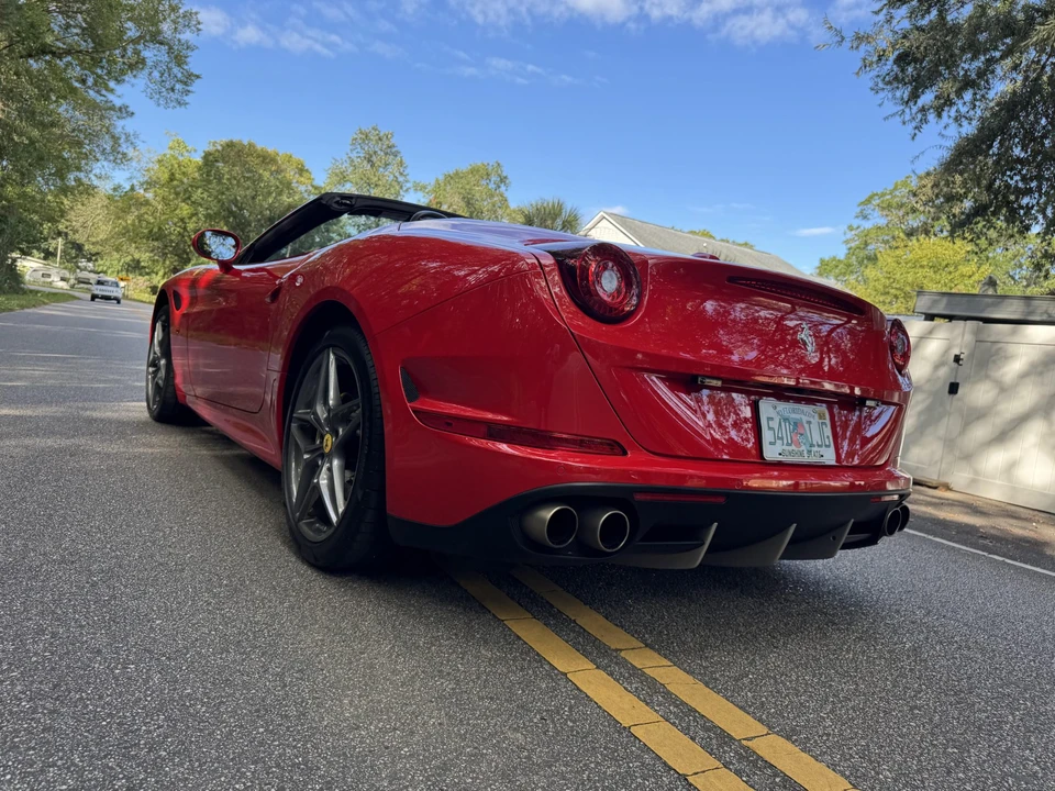 2015 Ferrari California T - Image 14 of 31