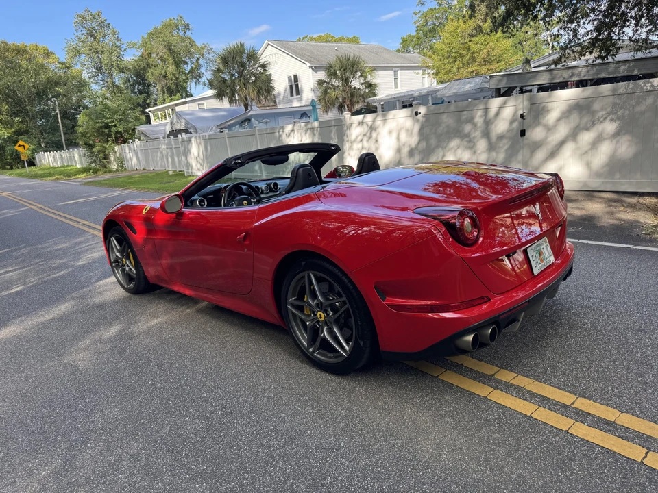 2015 Ferrari California T - Image 15 of 31