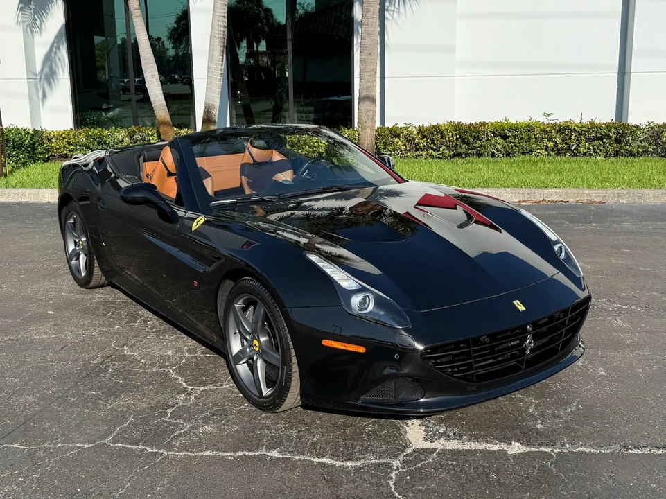 2015 Ferrari California T - Image 9 of 21