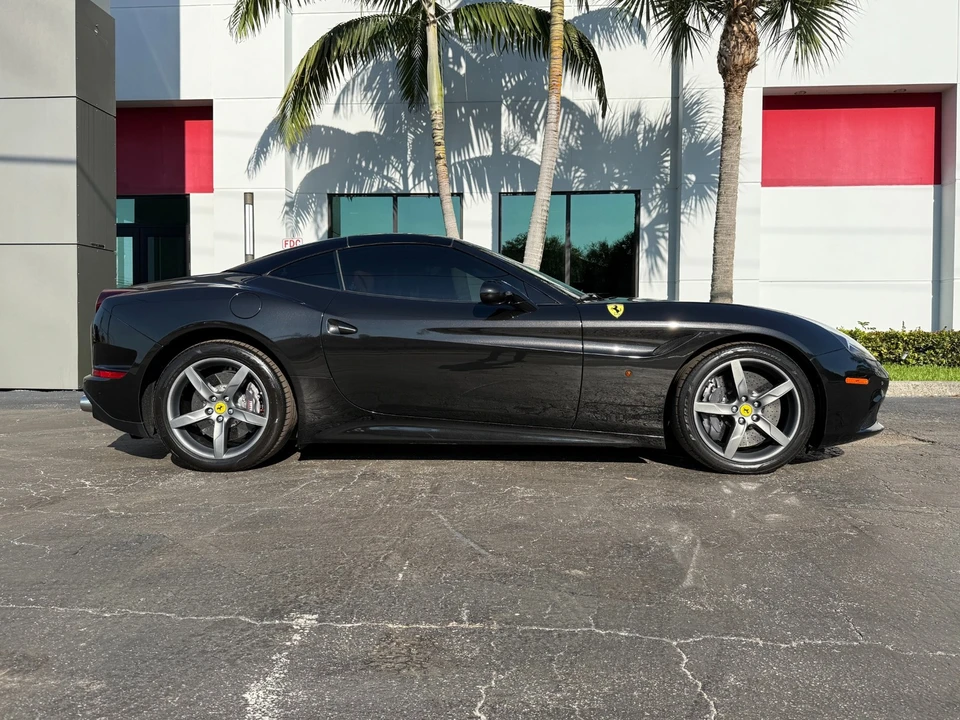2015 Ferrari California T - Image 4 of 21