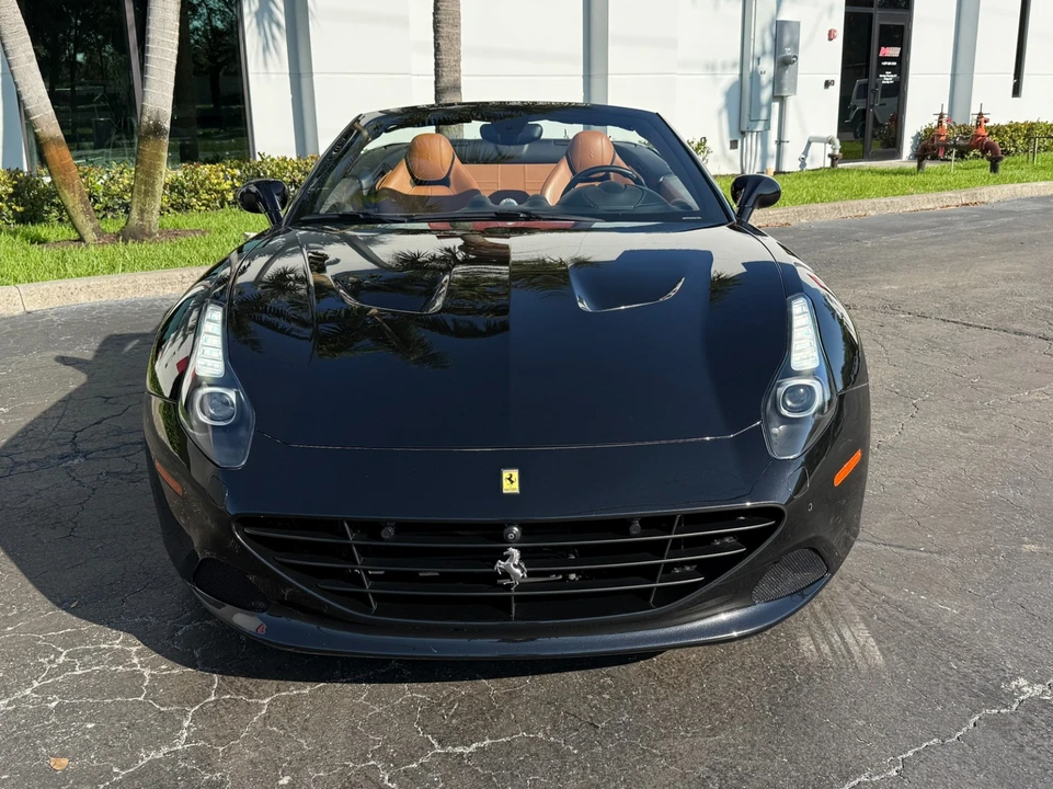 2015 Ferrari California T - Image 13 of 21