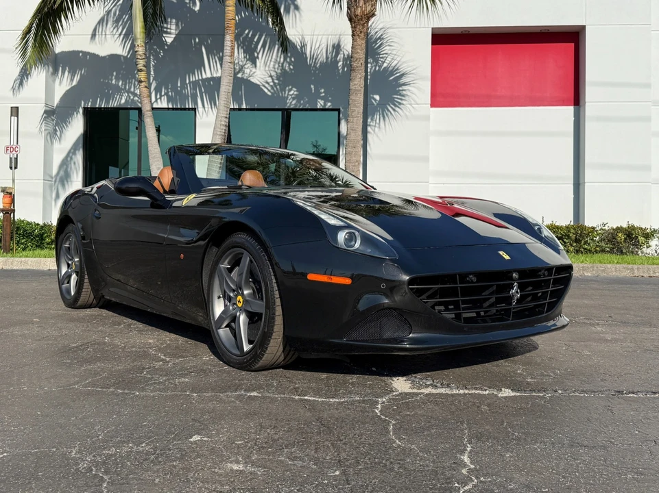2015 Ferrari California T - Image 10 of 21