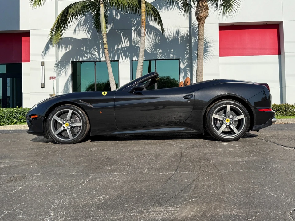 2015 Ferrari California T - Image 15 of 21