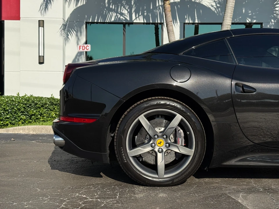 2015 Ferrari California T - Image 6 of 21