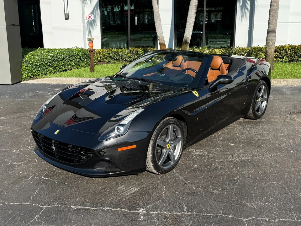 2015 Ferrari California T - Image 12 of 21