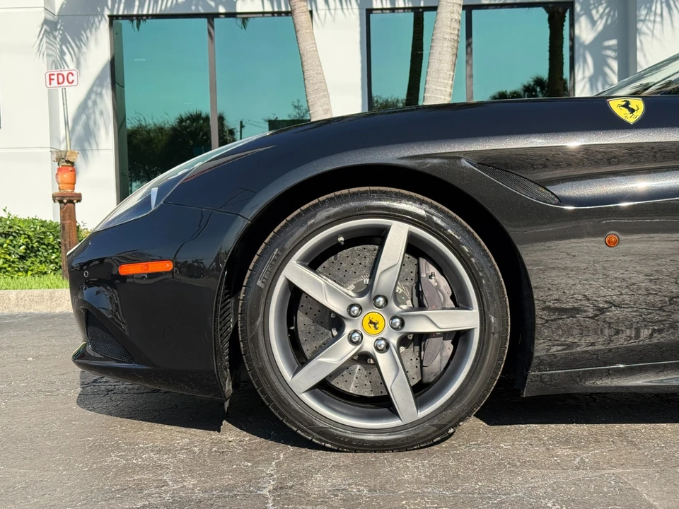 2015 Ferrari California T - Image 17 of 21