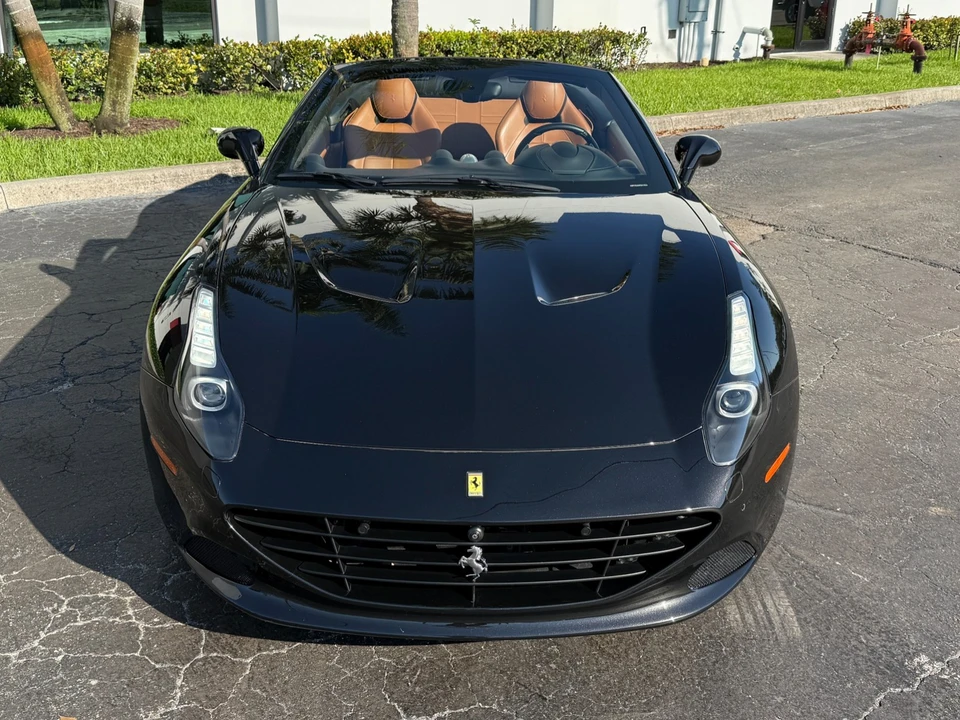 2015 Ferrari California T - Image 14 of 21
