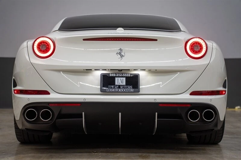 2015 Ferrari California T - Image 19 of 21
