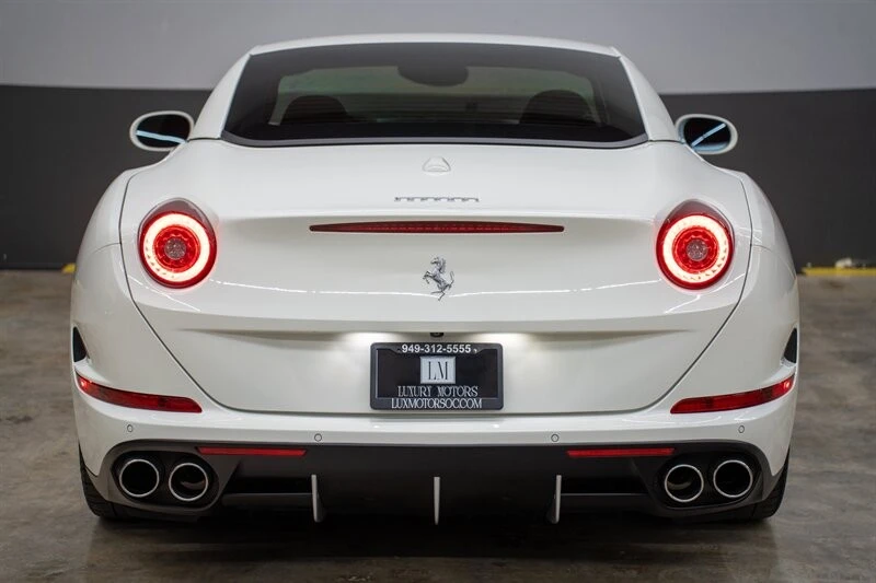 2015 Ferrari California T - Image 5 of 21