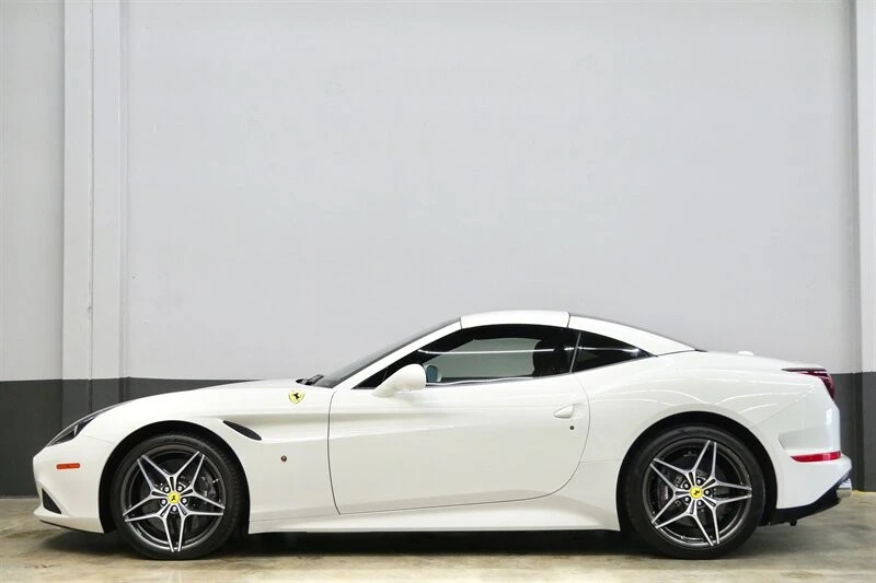 2015 Ferrari California T - Image 3 of 31