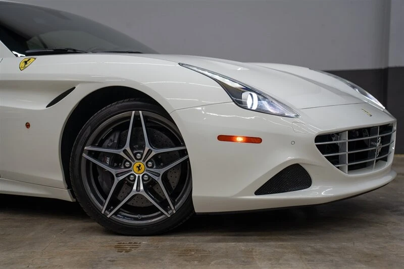 2015 Ferrari California T - Image 13 of 21