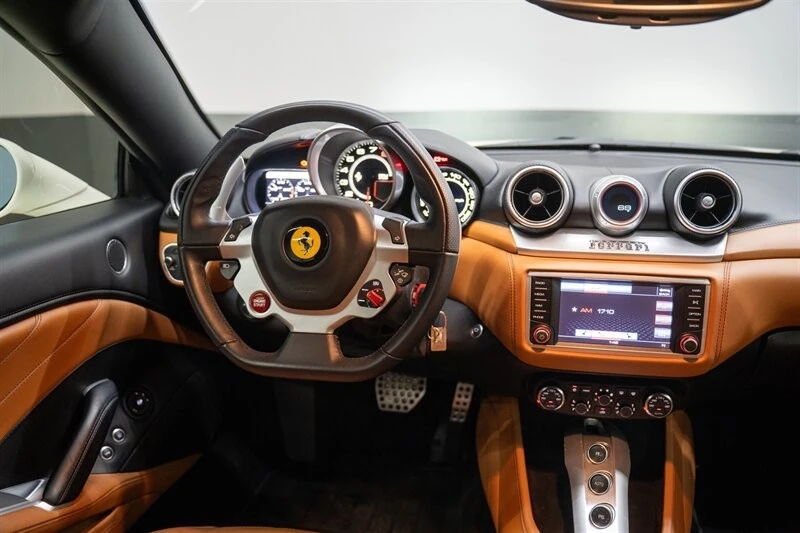 2015 Ferrari California T - Image 20 of 21