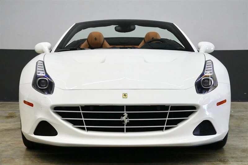 2015 Ferrari California T - Image 2 of 31
