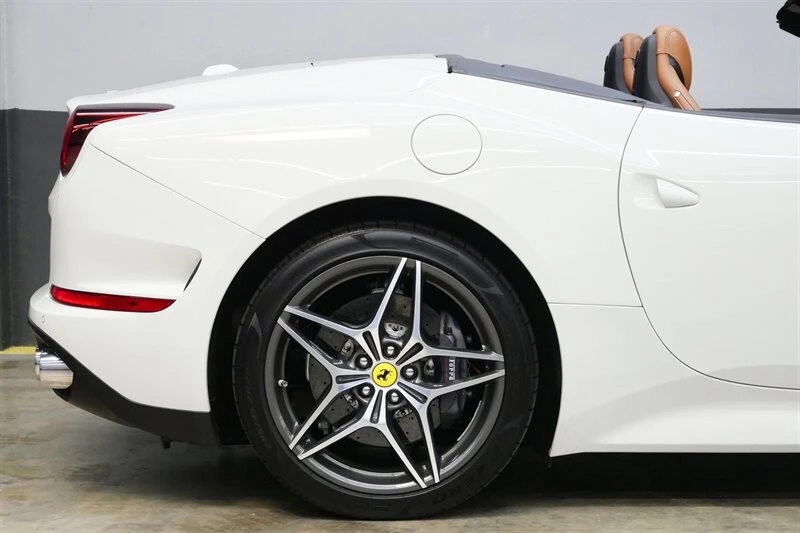 2015 Ferrari California T - Image 23 of 31