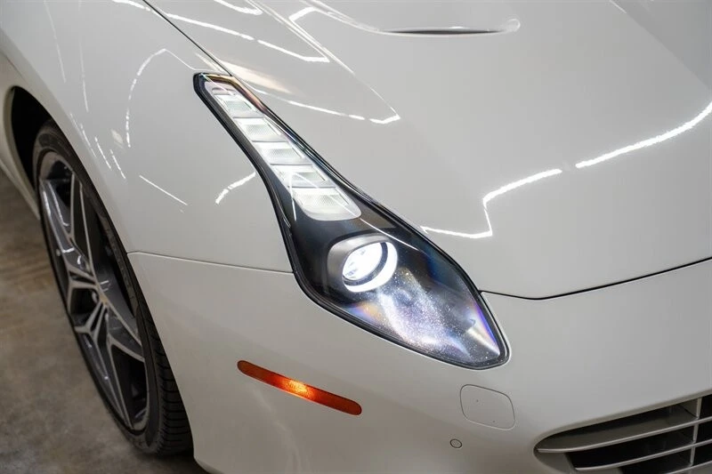 2015 Ferrari California T - Image 17 of 21