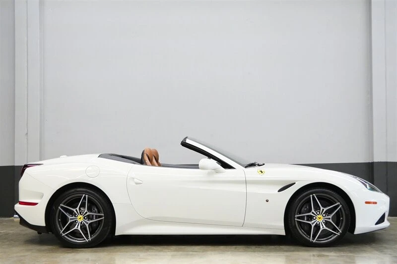 2015 Ferrari California T - Image 5 of 31