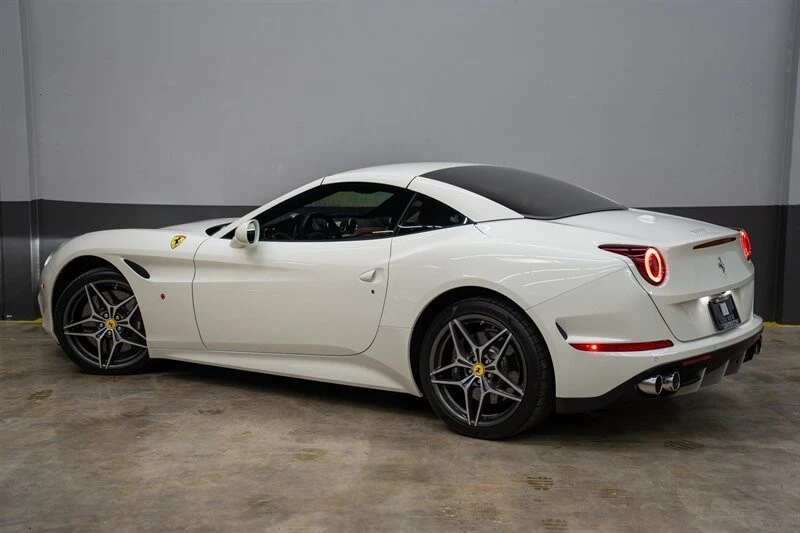 2015 Ferrari California T - Image 4 of 21
