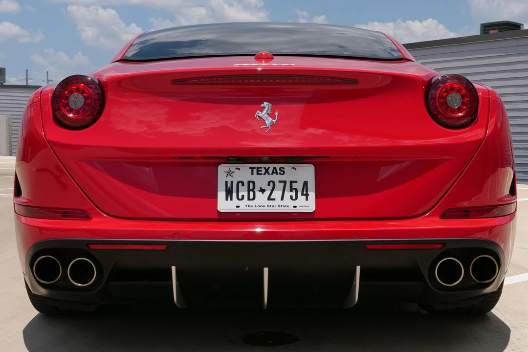 2015 Ferrari California T - Image 5 of 31