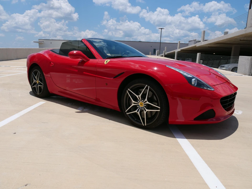 2015 Ferrari California T - Image 24 of 31
