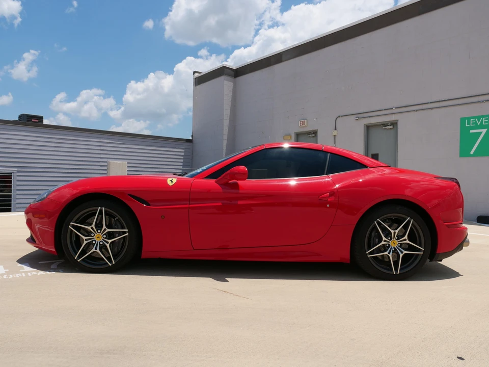 2015 Ferrari California T - Image 31 of 31