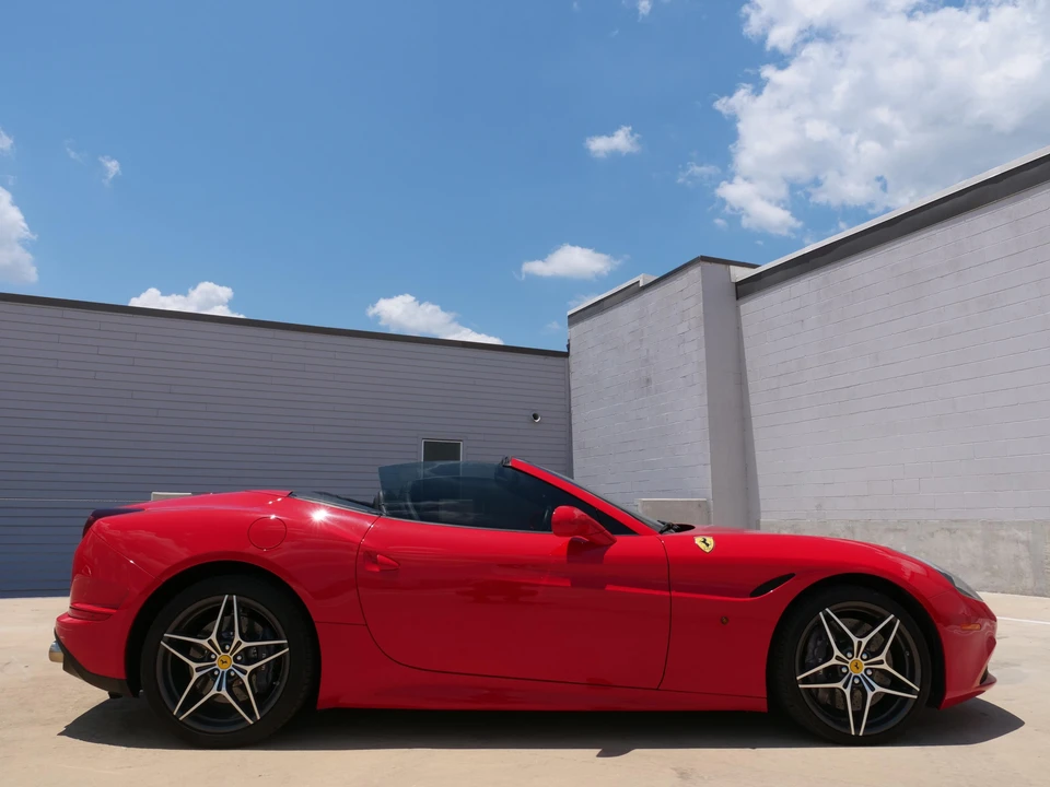 2015 Ferrari California T - Image 21 of 31