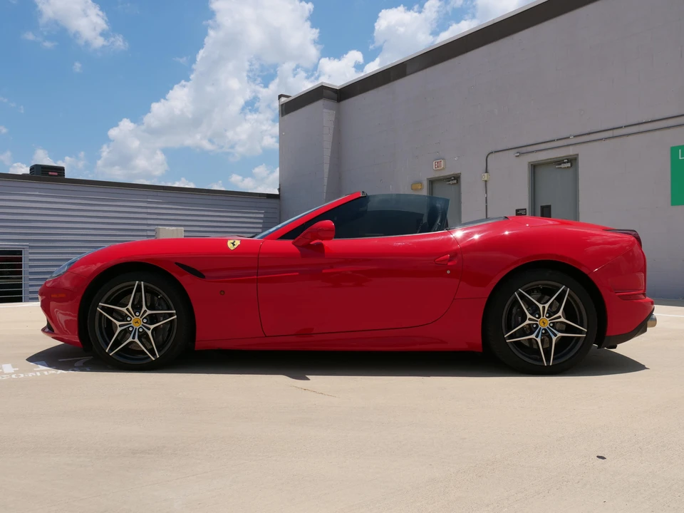 2015 Ferrari California T - Image 12 of 31