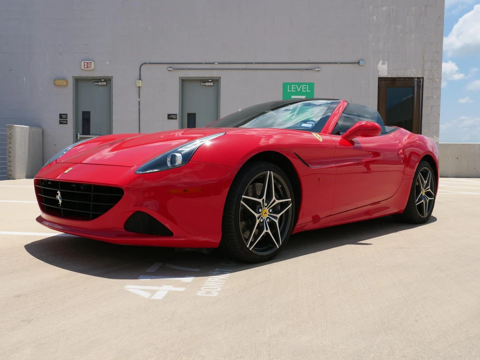 2015 Ferrari California T - Image 10 of 31