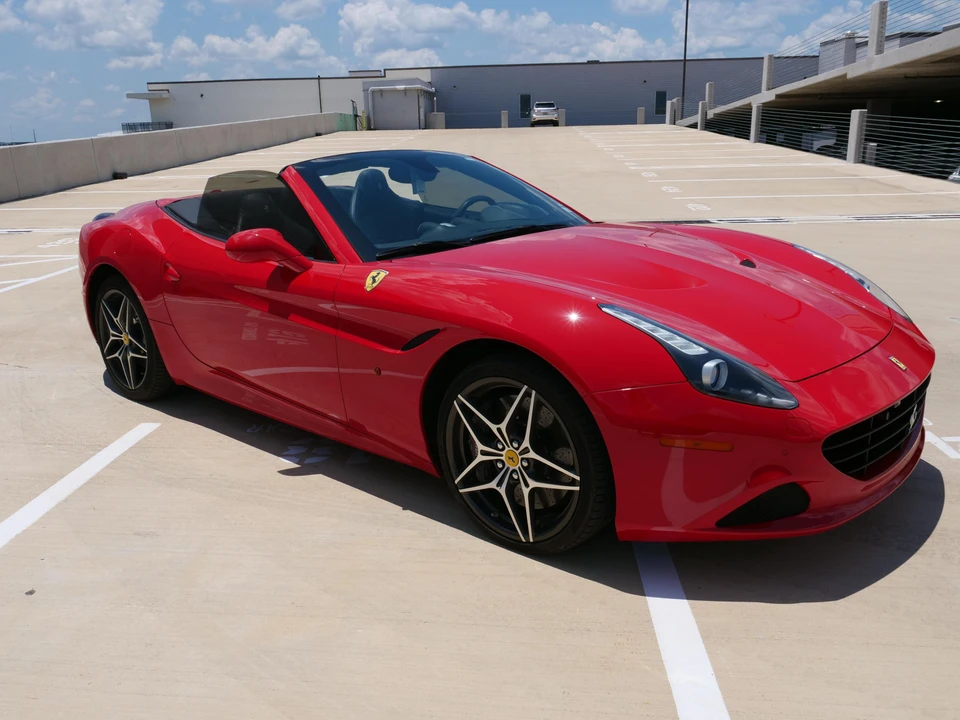 2015 Ferrari California T - Image 25 of 31