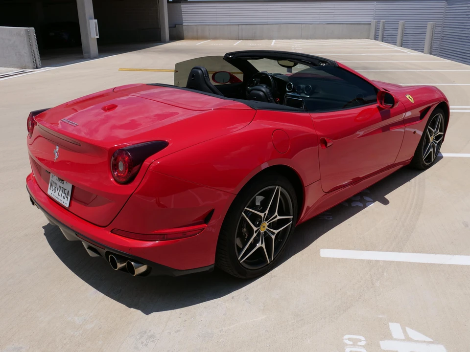 2015 Ferrari California T - Image 17 of 31