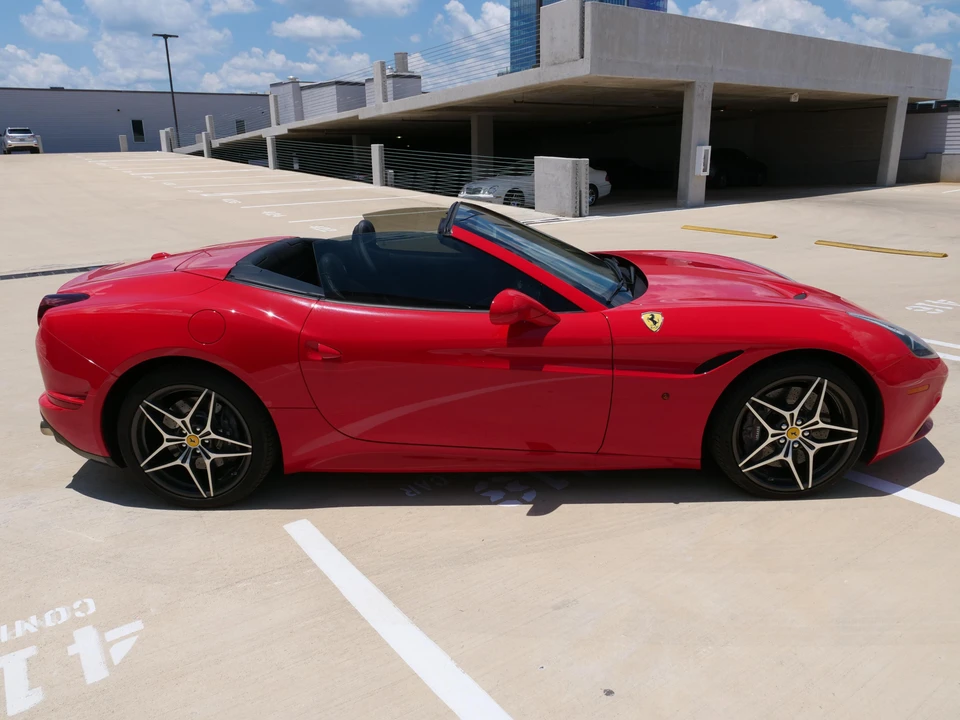 2015 Ferrari California T - Image 19 of 31