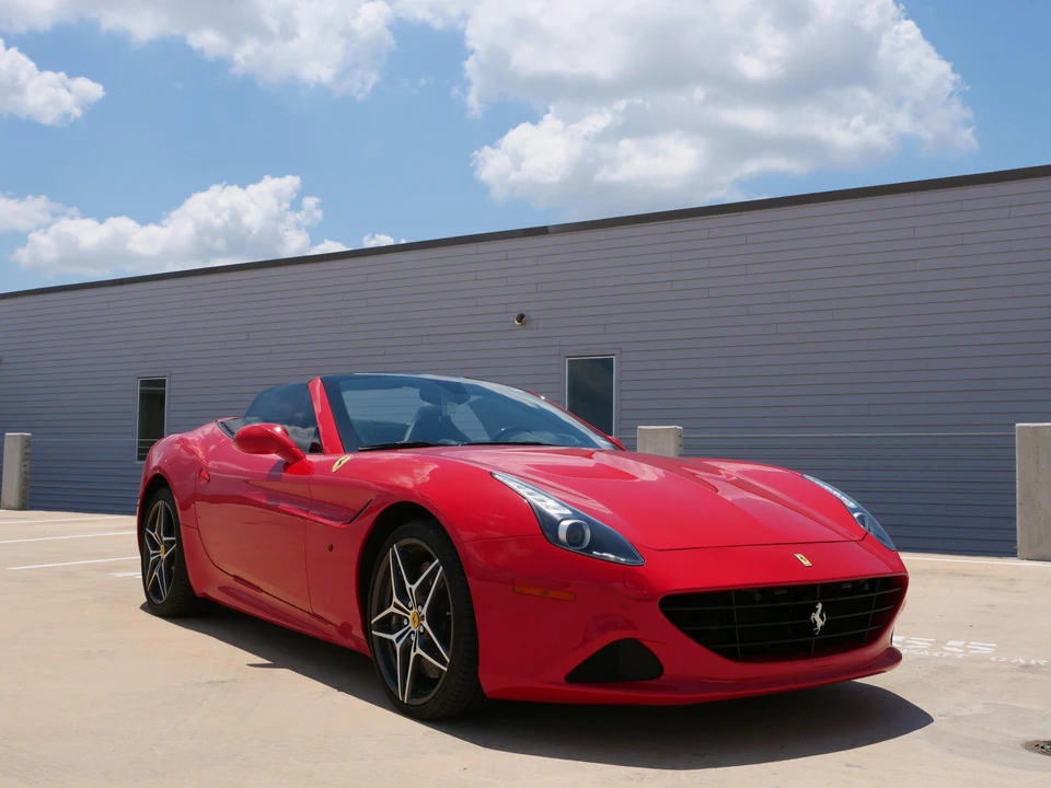 2015 Ferrari California T - Image 28 of 31