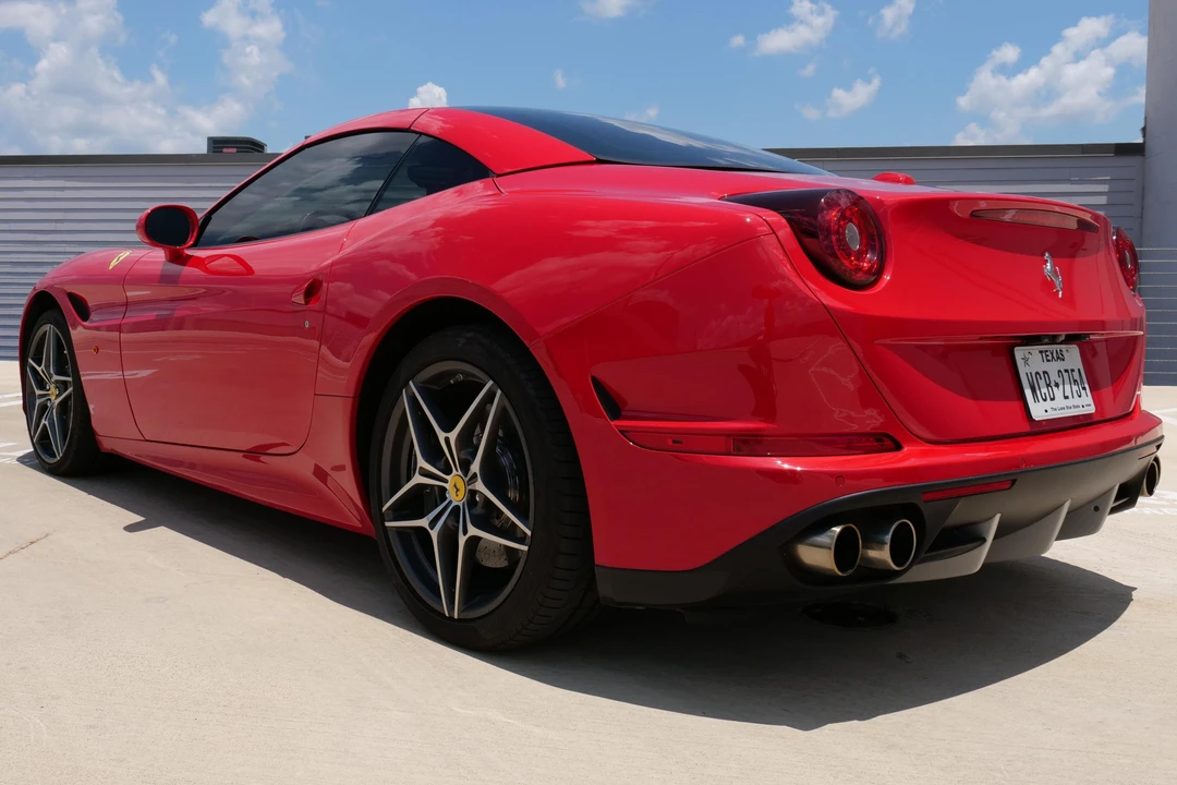 2015 Ferrari California T - Image 4 of 31