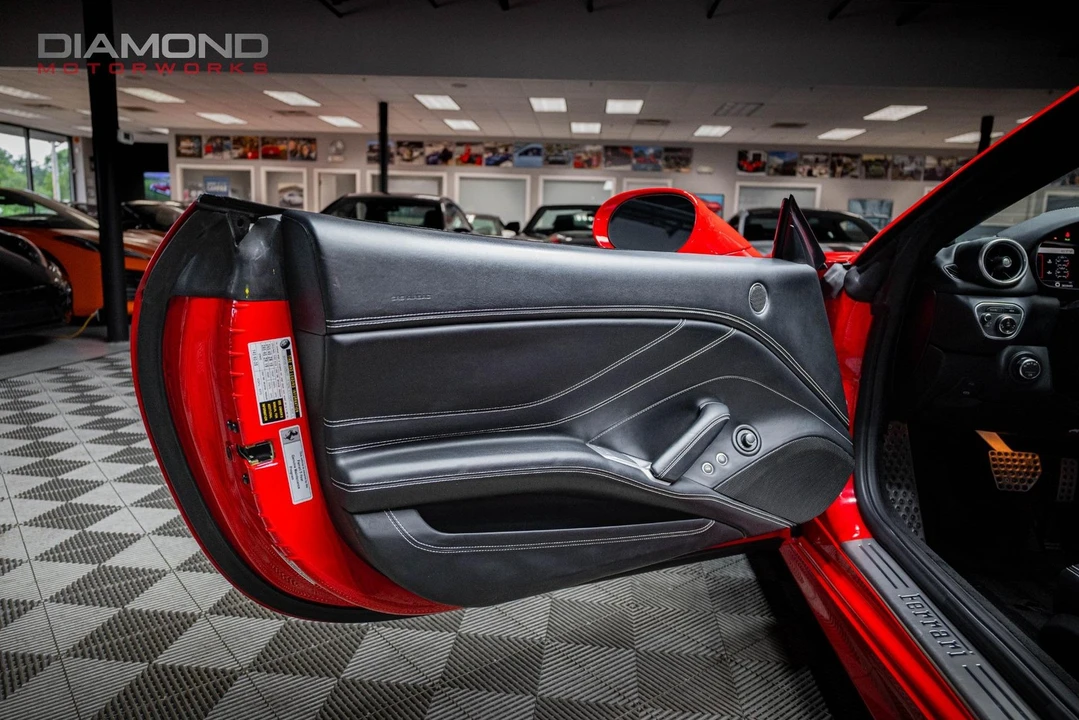 2015 Ferrari California T - Image 12 of 12