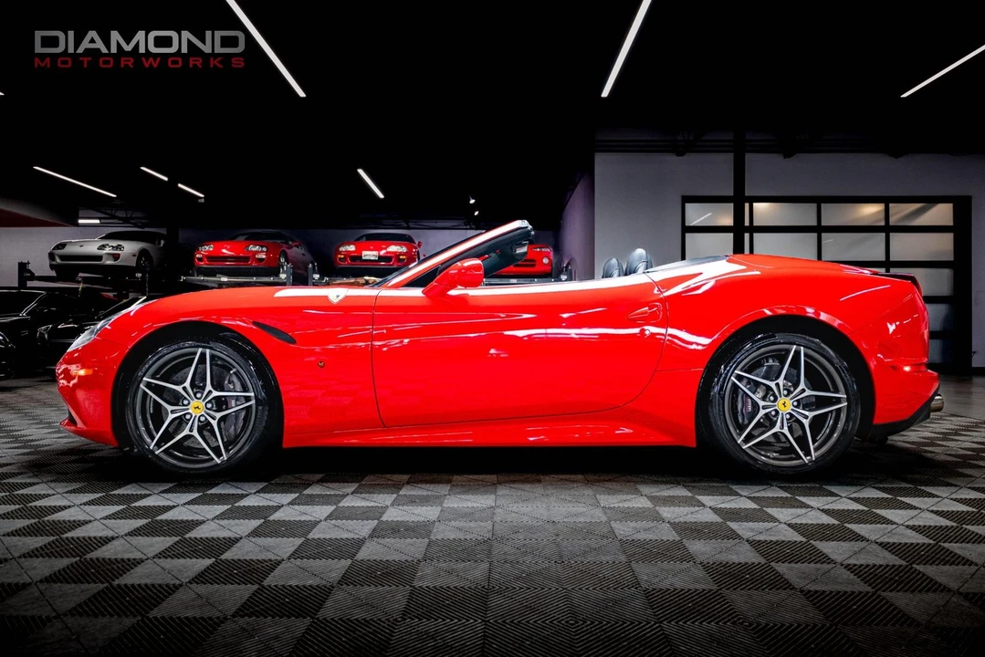 2015 Ferrari California T - Image 10 of 12