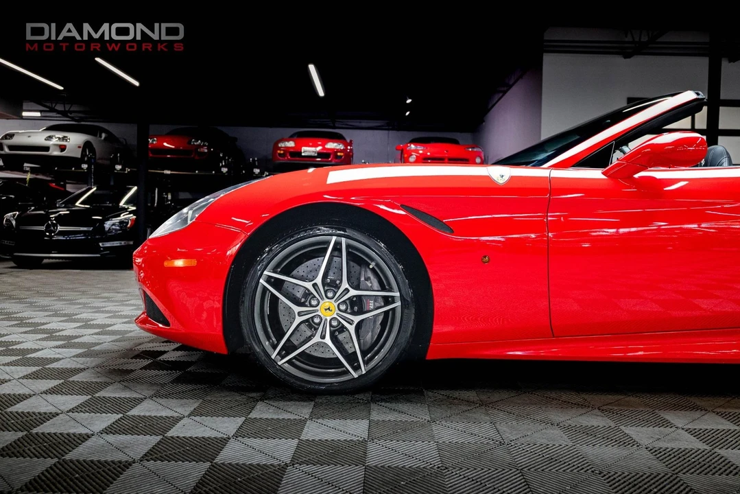 2015 Ferrari California T - Image 9 of 12