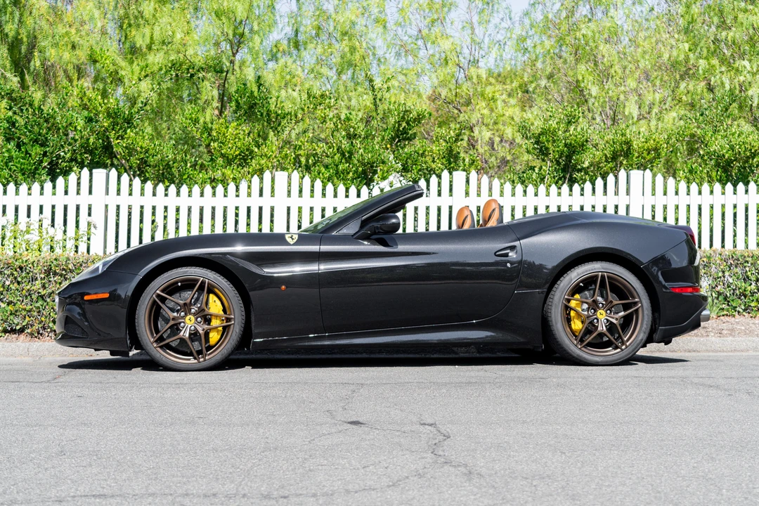 2015 Ferrari California T - Image 6 of 31