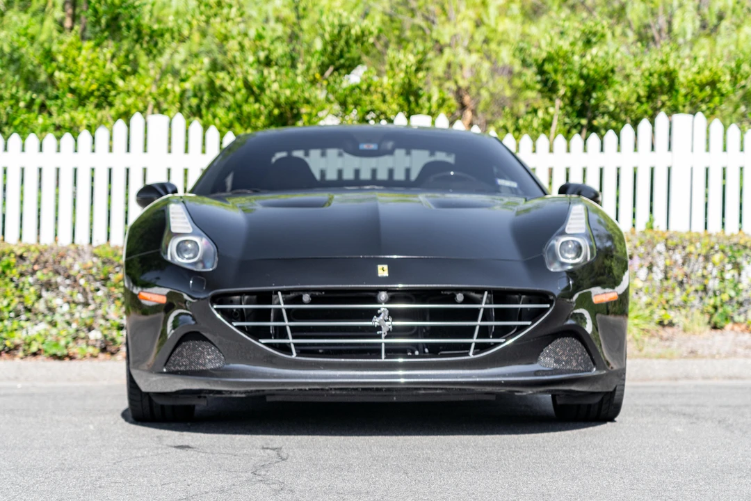 2015 Ferrari California T - Image 10 of 31