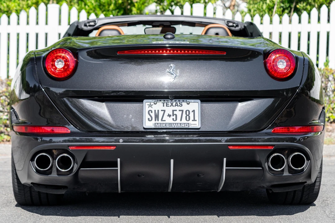2015 Ferrari California T - Image 5 of 31