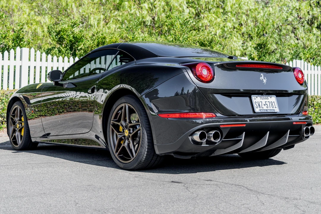2015 Ferrari California T - Image 4 of 31