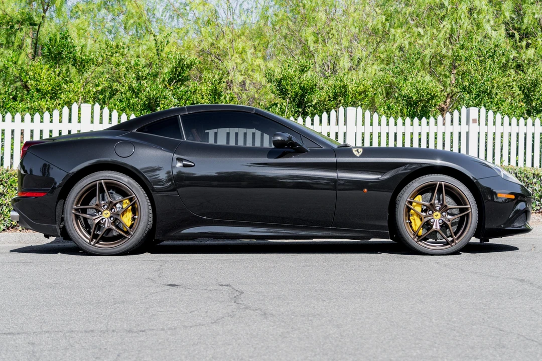 2015 Ferrari California T - Image 3 of 31