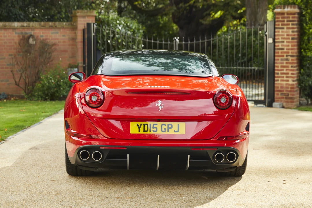 2015 Ferrari California T - Image 7 of 31