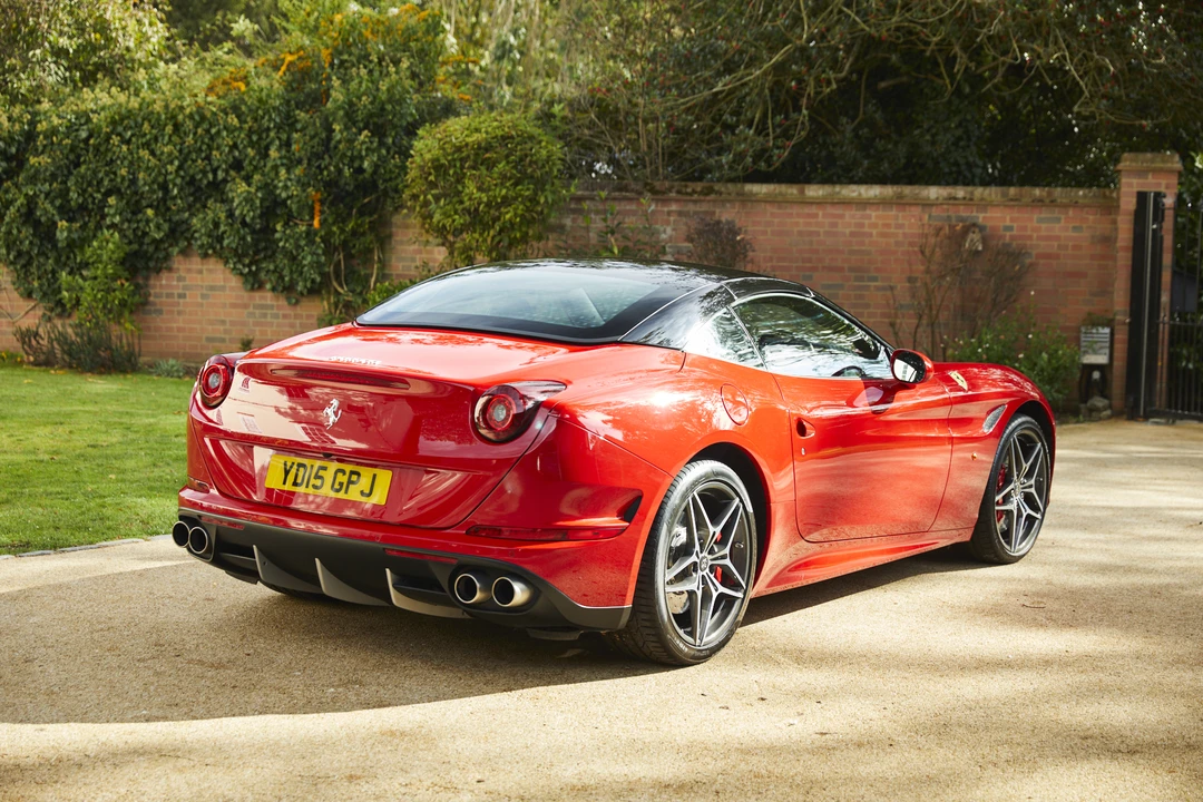 2015 Ferrari California T - Image 8 of 31