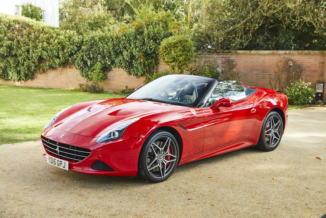 2015 Ferrari California T - Image 2 of 31